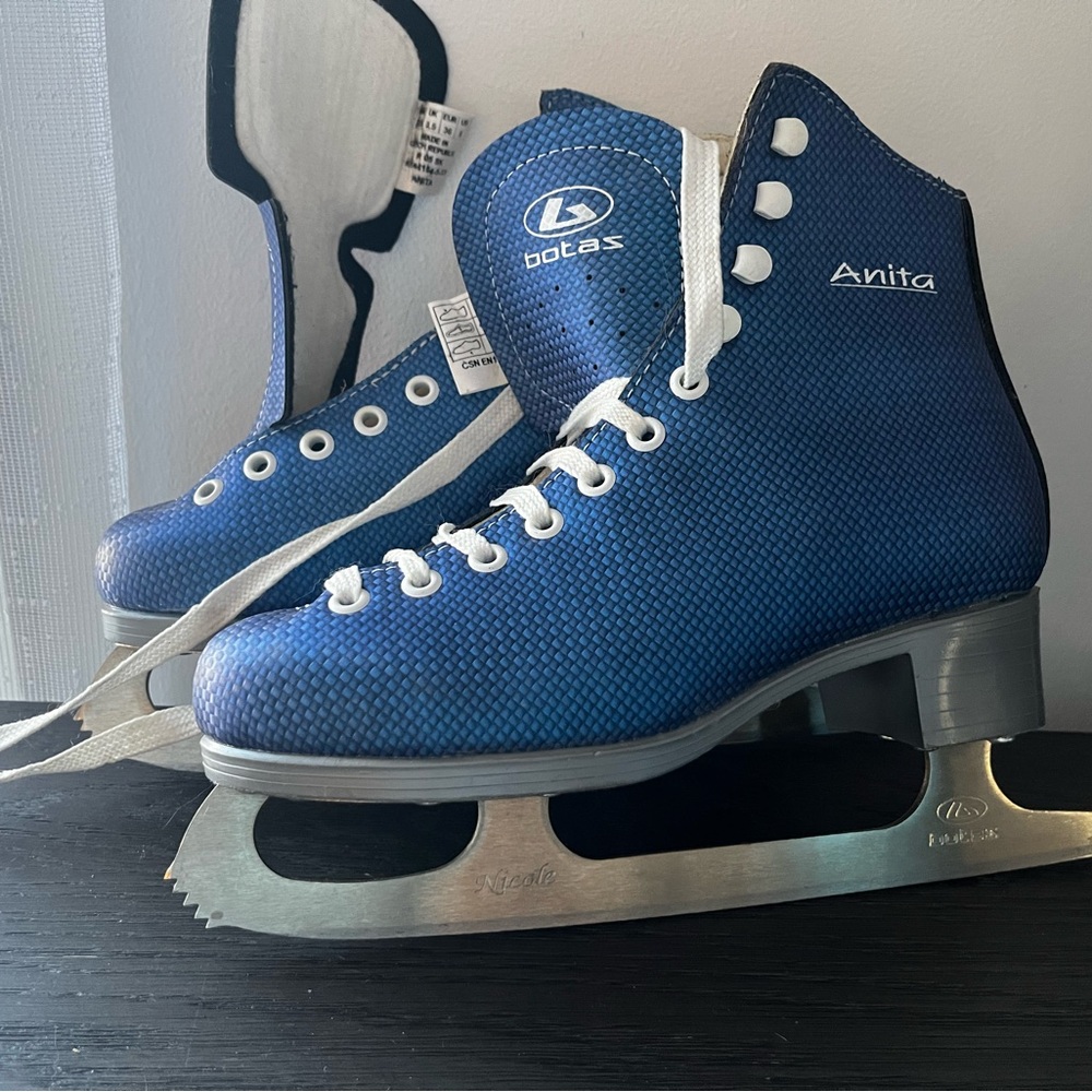 Anita Women's Blue Figure Ice Skates